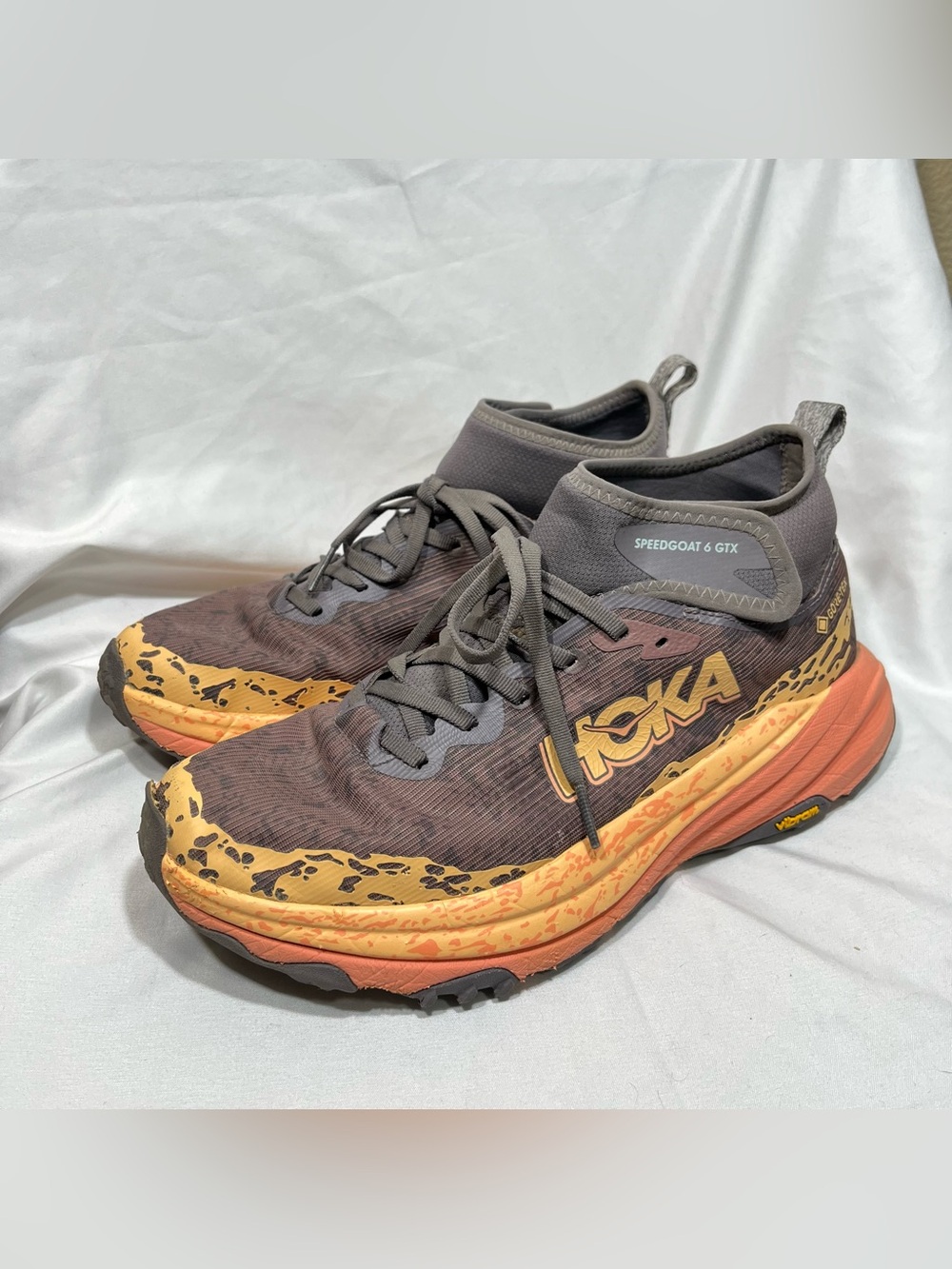 Hoka One One Speedgoat 6 GTX Mid Women’s Trail Hiking Shoes Size 10 Galaxy Guava